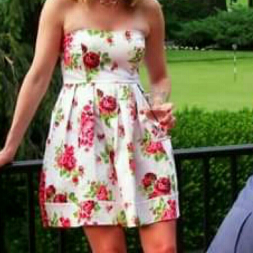 gorgeous strapless MINI.